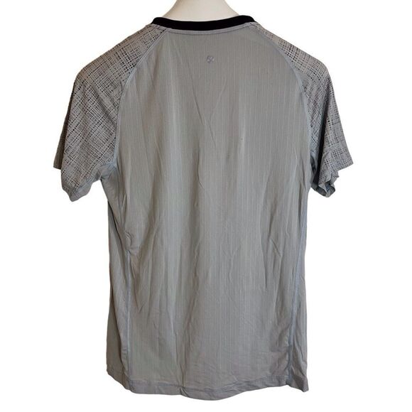 Men’s Lululemon Athletic Metal Vent Tech Green White Subtle Striped Tee Size Lg - Picture 3 of 8